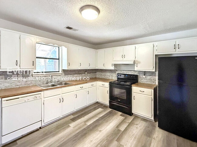 Photo - 5521 St James St