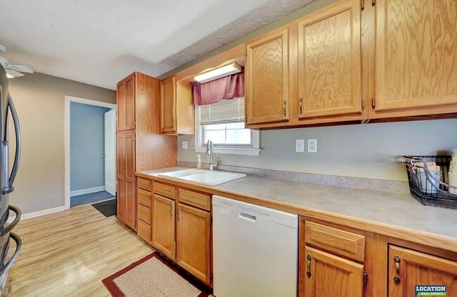 Photo - 6830 Morrill Ave