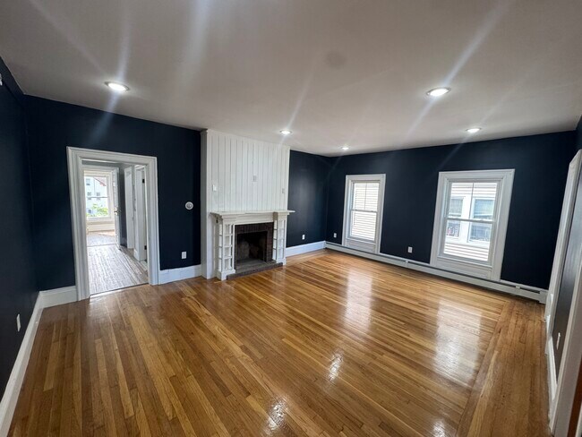 Living room - 138 Jewett St Unit 2