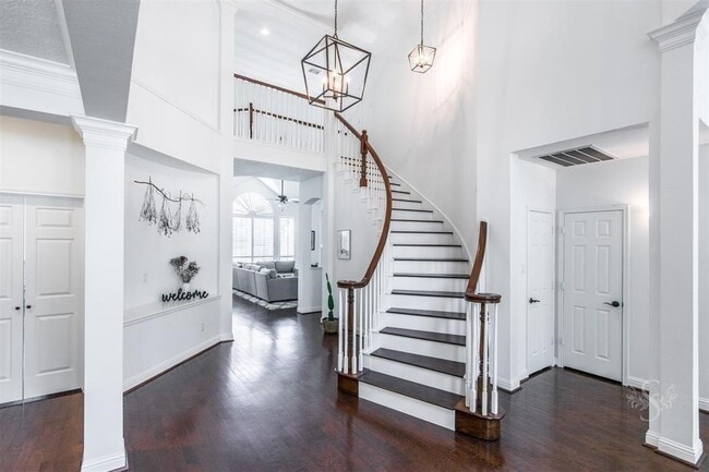 Photo - 2211 Merrill Hills Cir
