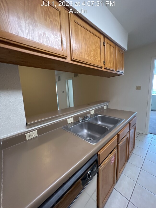 Photo - 3115 Helms St