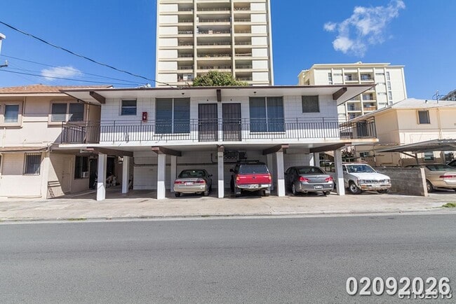 Building Photo - EXCELLENT Location near Waikiki, Alamoana, UH (Moiliili)