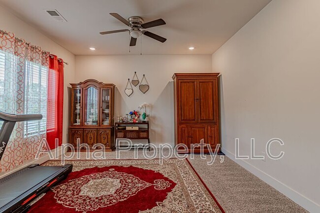 Photo - 126 Pewter Cir