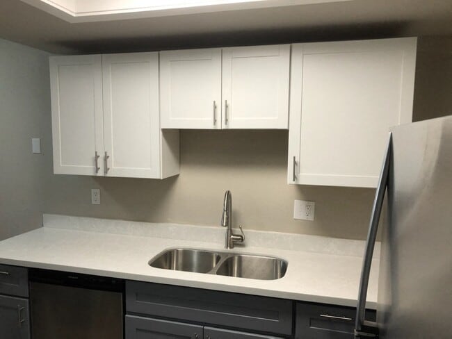2 Bedroom Townhome - Bridgeport 9 Townhomes