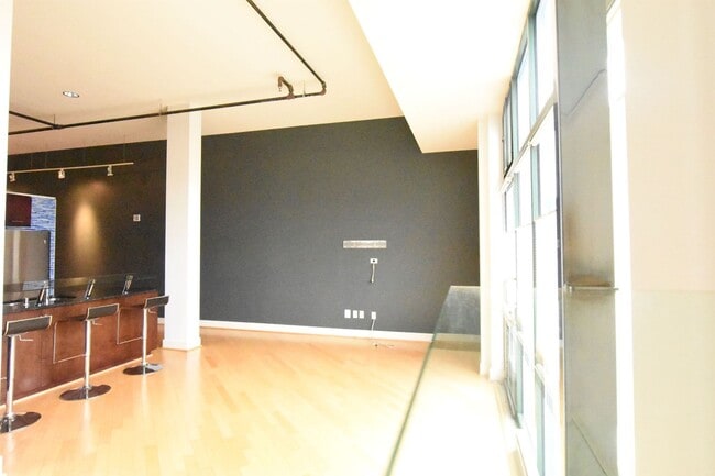 Photo - Chic, Contemporary 1 BD 1.5 BA Condo in Adams Morgan neighborhood of NW DC!!