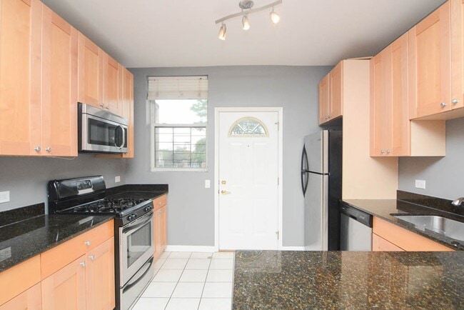 Photo - 1421 W Jonquil Terrace Unit 4