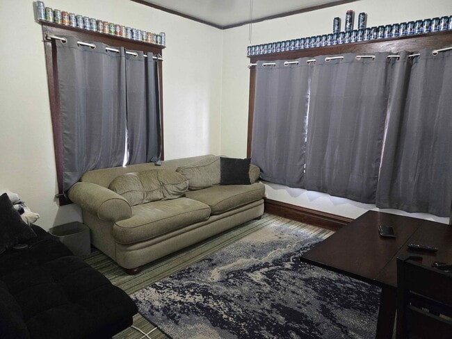 Photo - 1602 8th St E