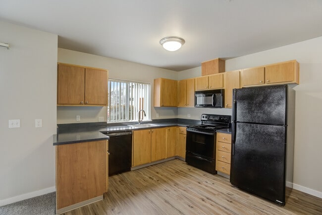 Photo - Legacy Oaks Apartments