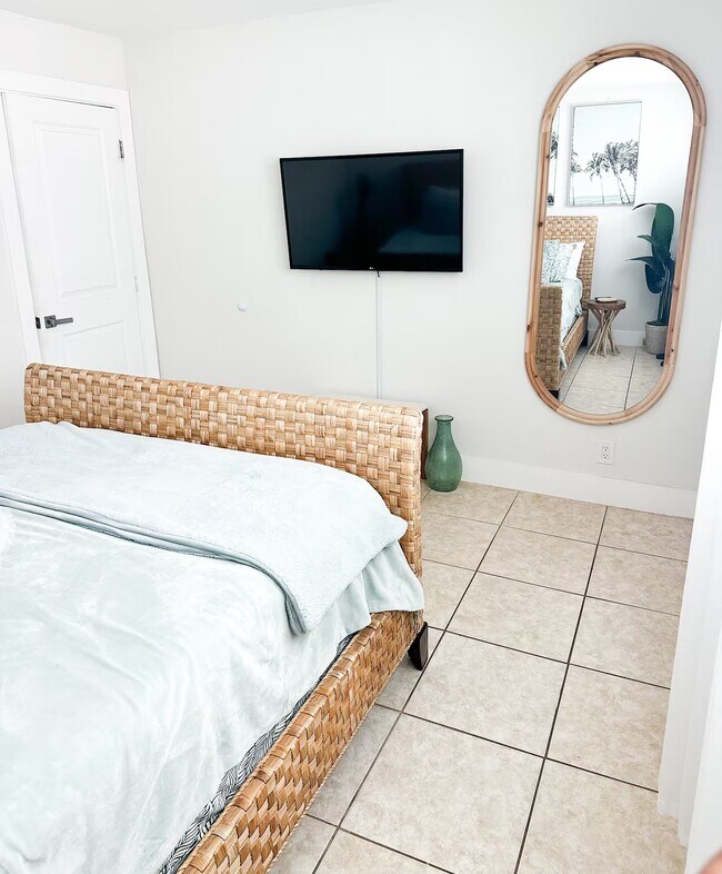 Photo - 505 N Riverside Dr Unit 3