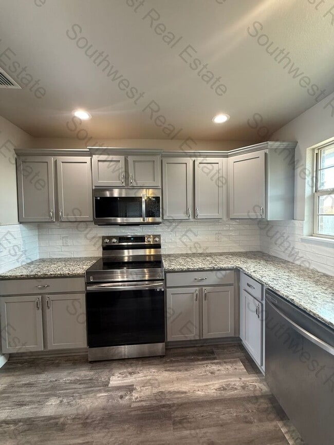 Photo - Beautiful 3-bedroom 2 bath brick home- Small Pet Allowed