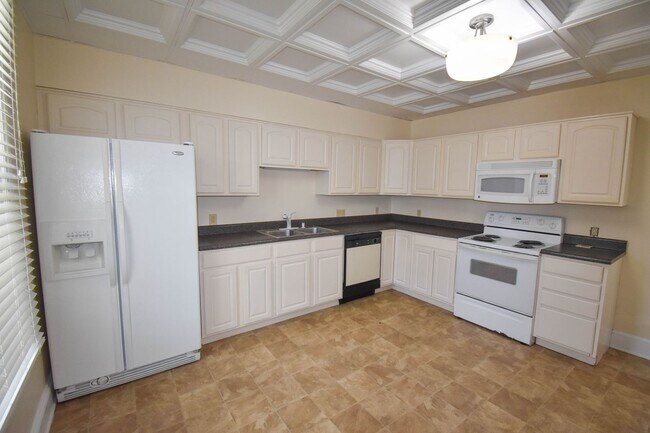 Photo - 309 Center St Unit RMBM309