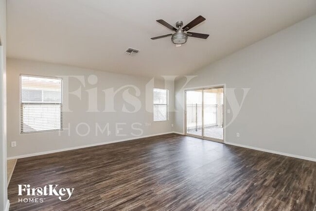 Photo - 480 W Dexter Way