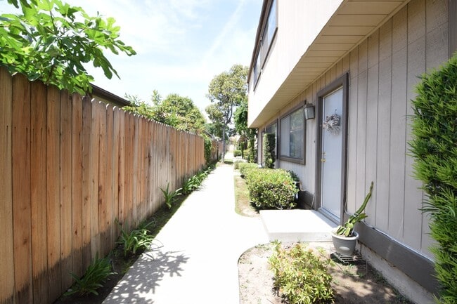 Photo - 1295 Elm Ave Unit 1