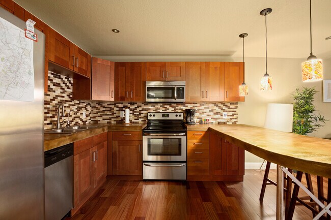 Photo - 1101 Shoal Creek Blvd