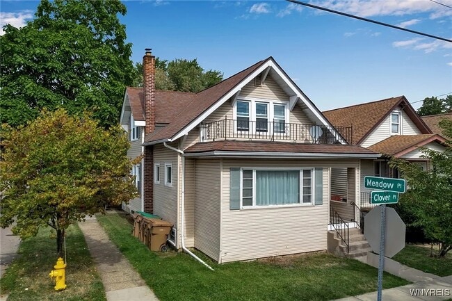 Building Photo - 90 Clover Pl Unit 1st Floor