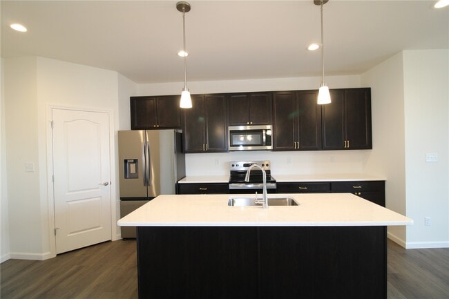 Photo - 37 Wingtip Ct