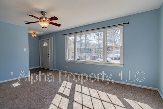 Photo - 105 Shadecrest Dr