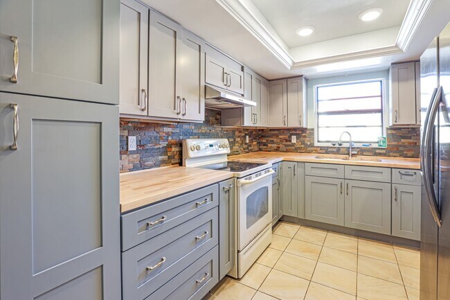 Photo - Updated 1 Bed 1 Bath In Meadow Croft In Bardenton!!