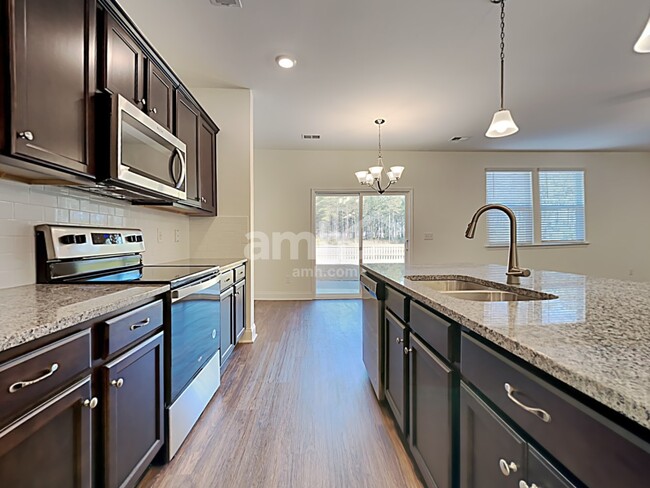 Photo - 346 Azore Way