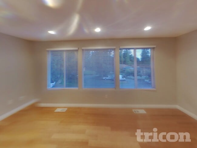 Photo - 7213 NW Rhododendron Pl