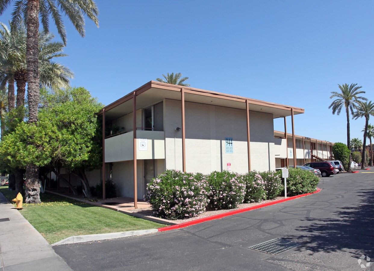 University Village - University Village Apartments