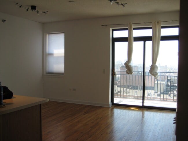 Building Photo - 1529 S State St Unit 13F