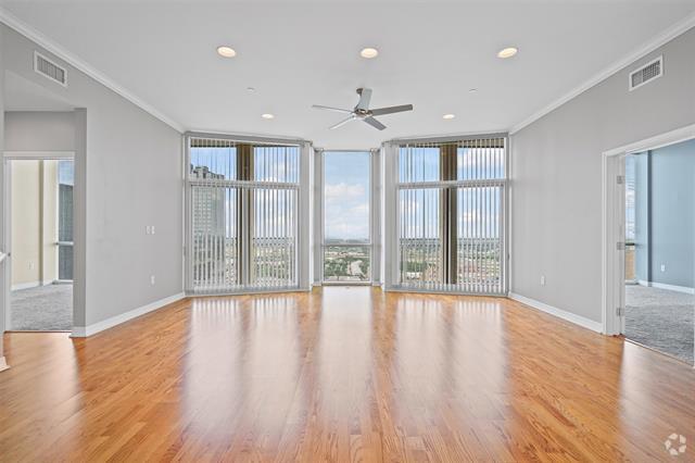 Building Photo - 500 Throckmorton St Unit 2701 Rental