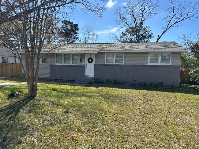 Building Photo - 725 Phillips Dr Rental