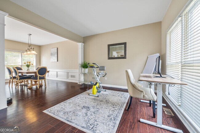 Photo - 3618 Petherton Wy NW