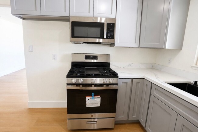 Photo - Adorable 1 Story Home For You, 2 weeks free rent