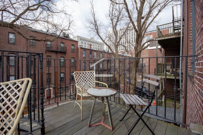 Photo - 21 Worthington St