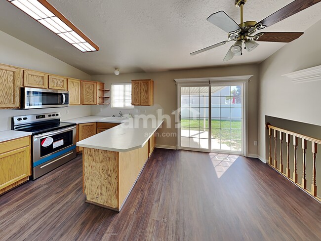 Photo - 1667 N 250 W