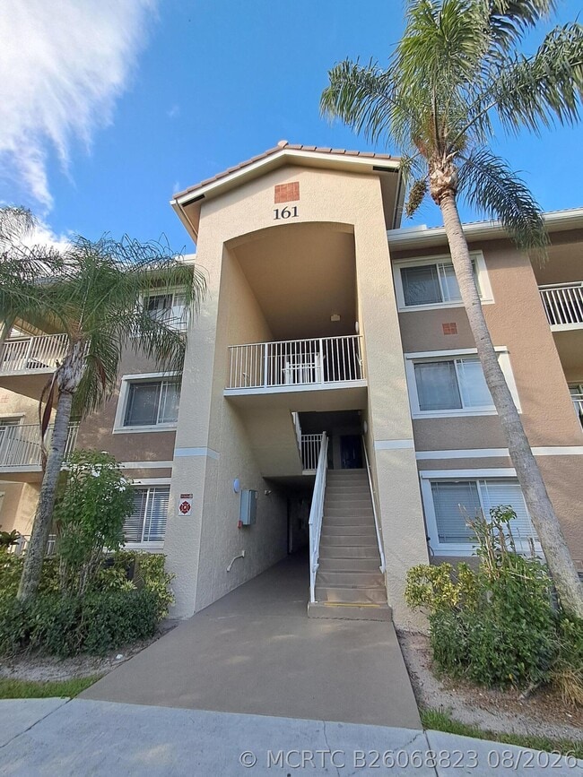 Building Photo - 161 SW Palm Dr Unit 204