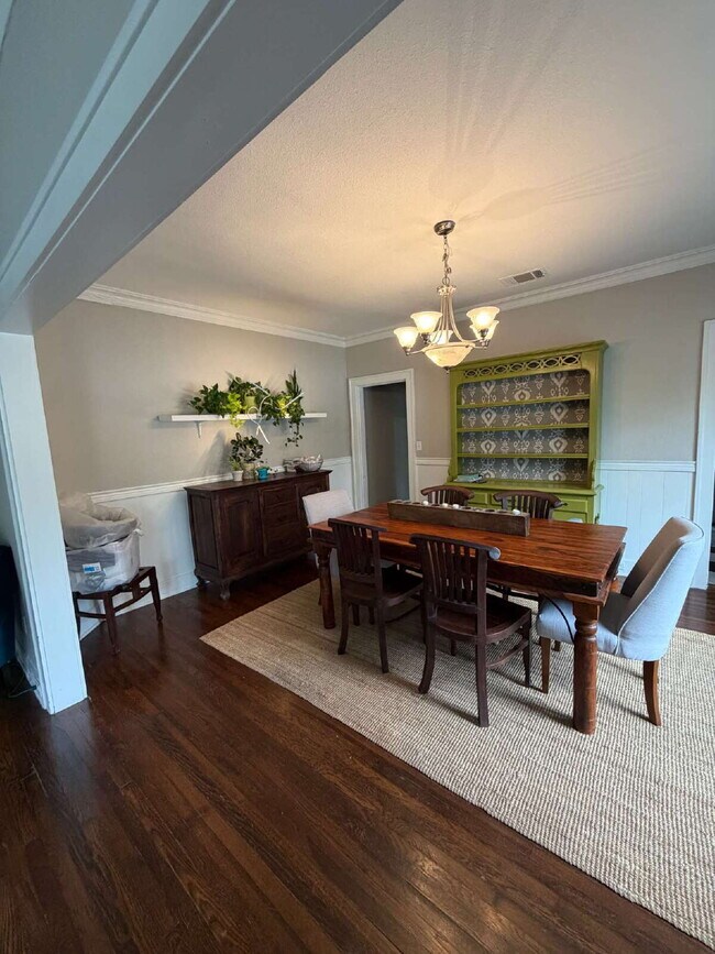 Photo - Daring 2 bedroom 1 bath in the heart of Ryan Place. Unit 100