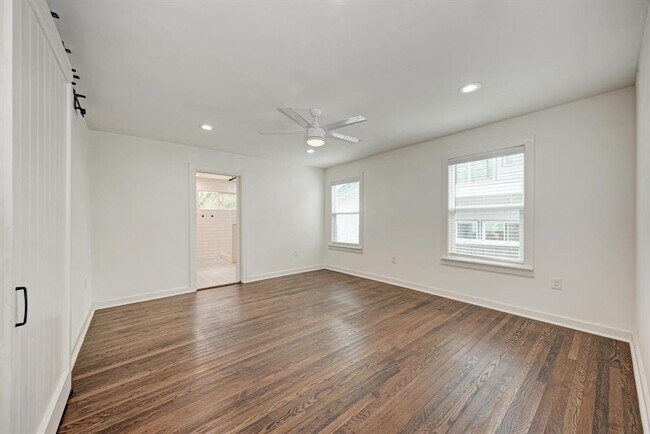 Photo - 1703 Hillcrest Ln