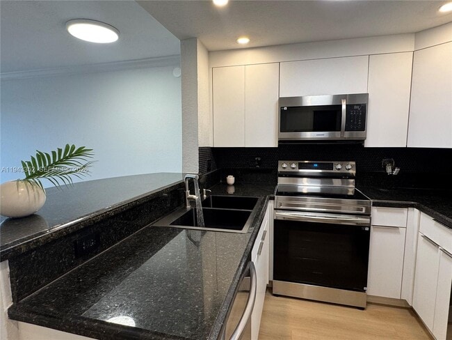 Photo - 2020 NE 135th St Unit 607