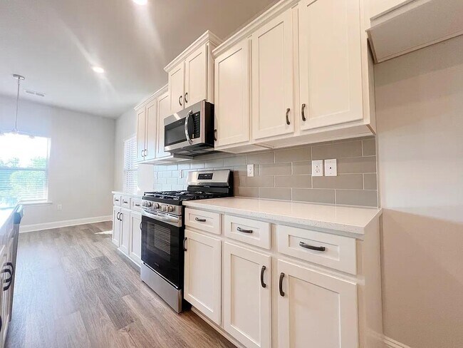 Photo - 335 Cypress Holw Trl