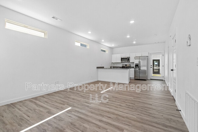 881 Ventnor Ave
