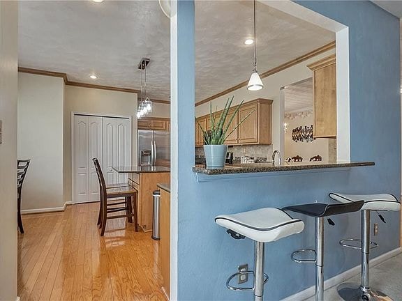 Photo - 2923 Drum Point Crescent