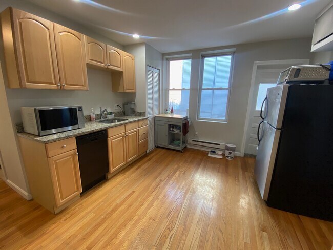 Photo - 224 Hanover St Unit 4