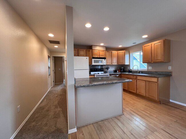 Photo - 2349 S M St