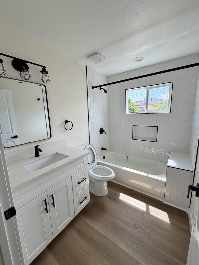 Building Photo - 8965 San Juan Ave