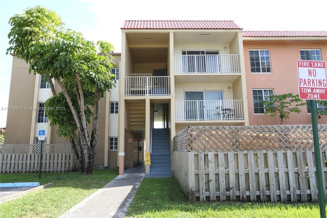 Building Photo - 4810 NW 79th Ave Unit 306 Rental