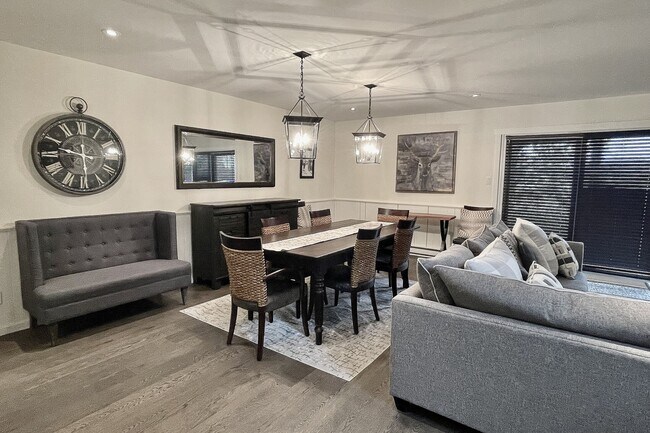 Photo - 571 Oxbow Crescent