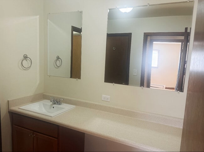 Photo - 866 N Milwaukee Ave Unit 1A