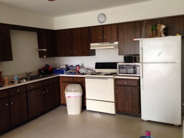 A Eat In Kitchen Photo in the Building