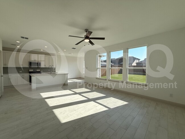 Photo - 904 Santa Lucia Dr