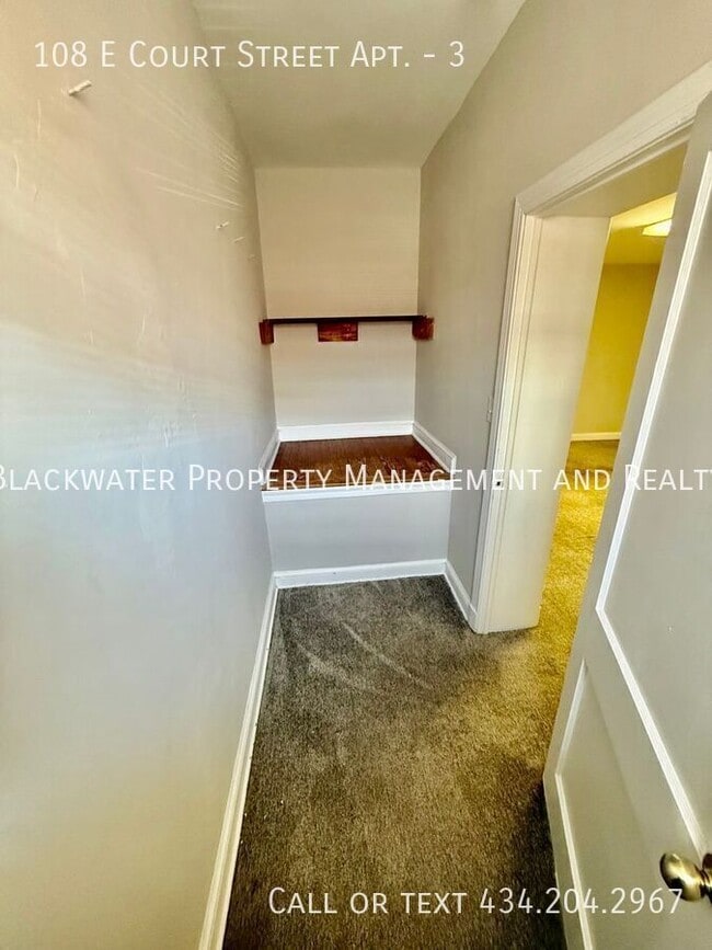 Photo - 108 E Court St Unit 3