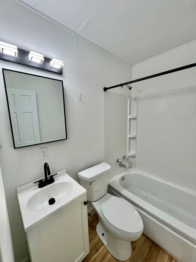 Photo - New Listing! 3 bedroom House!