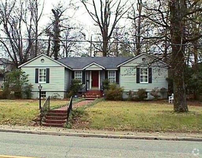 Building Photo - Lovely home just steps away from the heart...